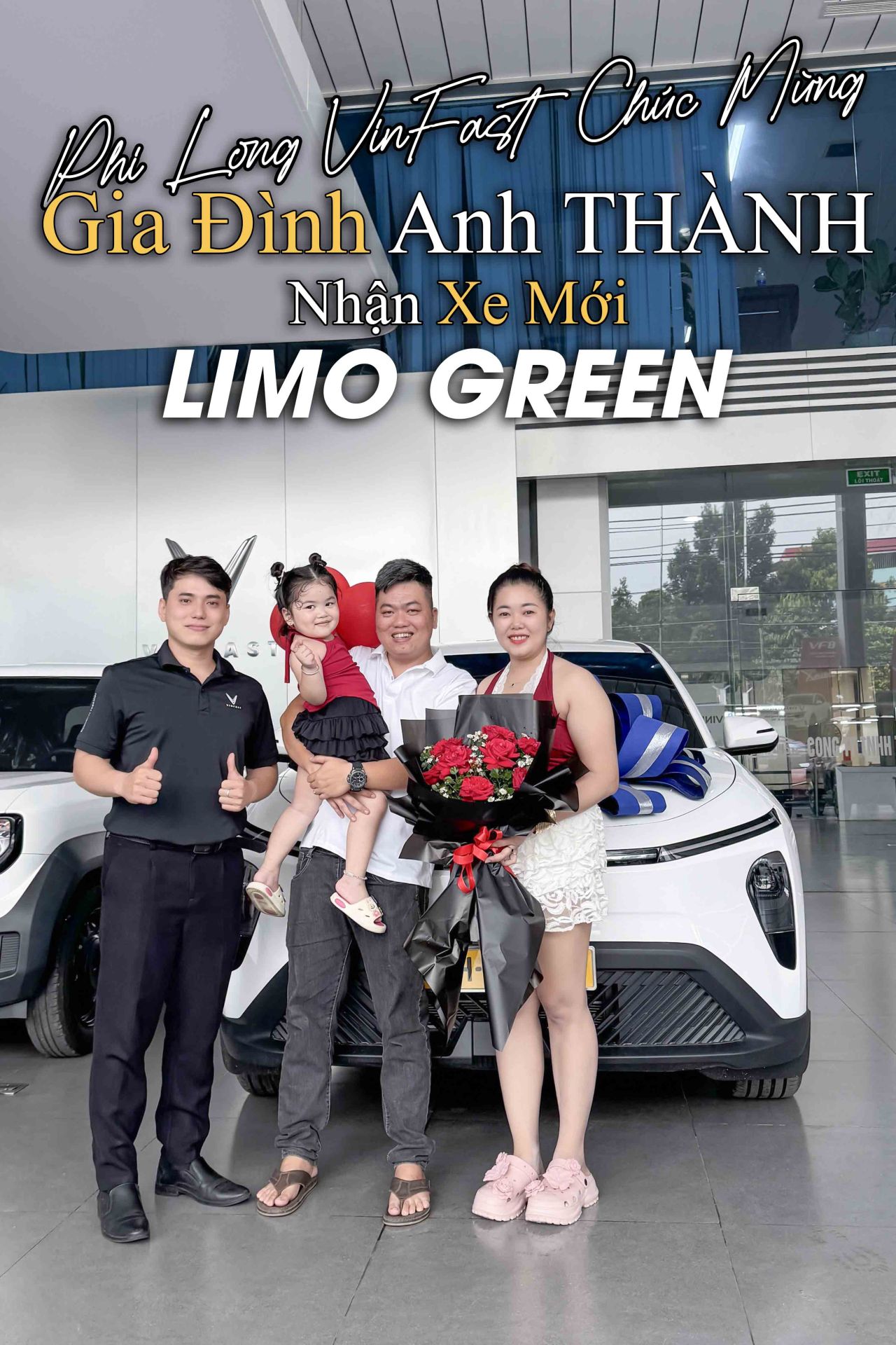 Khách hàng nhận xe VinFast