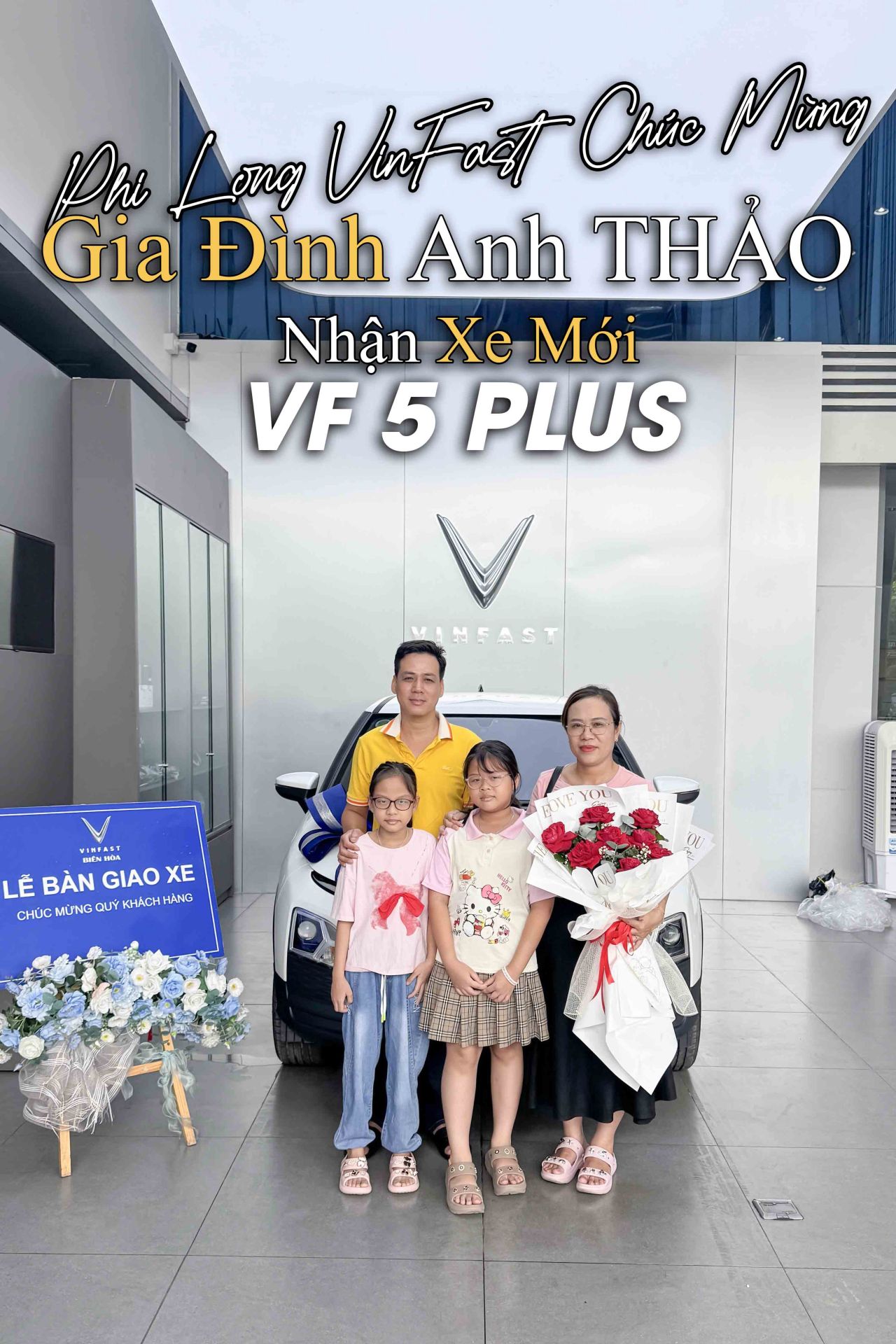 Khách hàng nhận xe VinFast